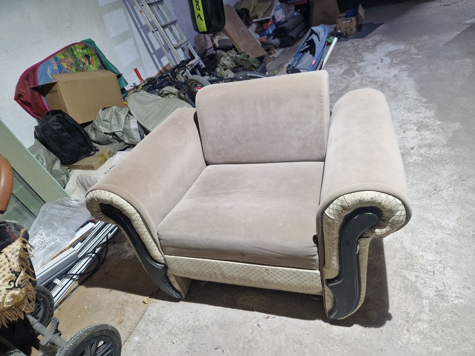 Продам Диван с креслом