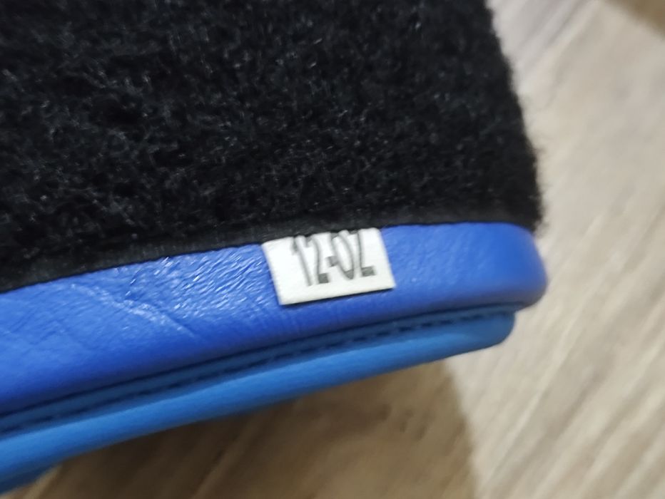 Продам оригинальные перчатки для бокса одевал один раз