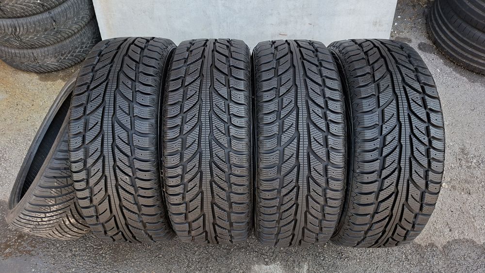 Зимни гуми 235 55 18 Cooper