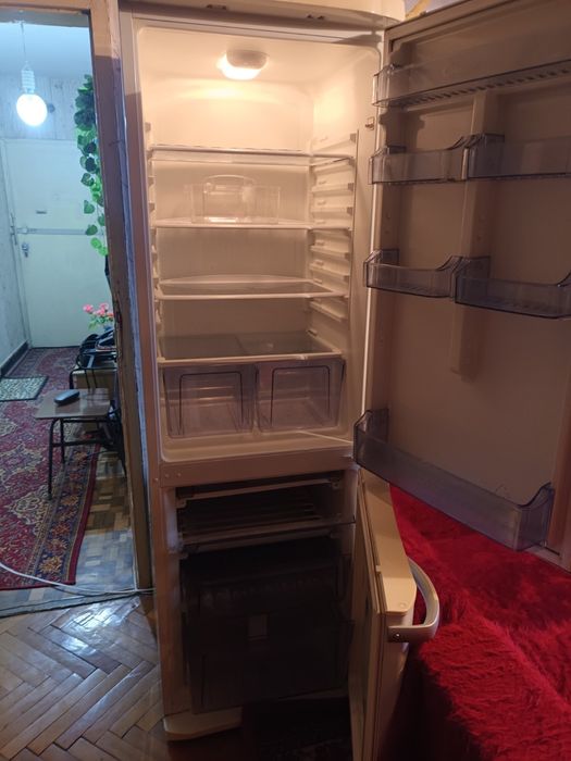 Хладилник със фризер  Candy