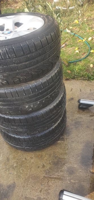 Vând jante aluminiu și anvelope  225/50/R17 M+S,și box auto... FOTO