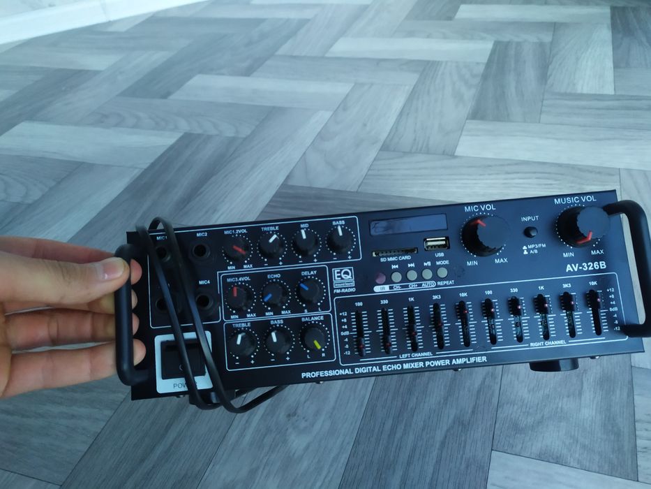 Professional ovoz apparaturasi sotiladi.