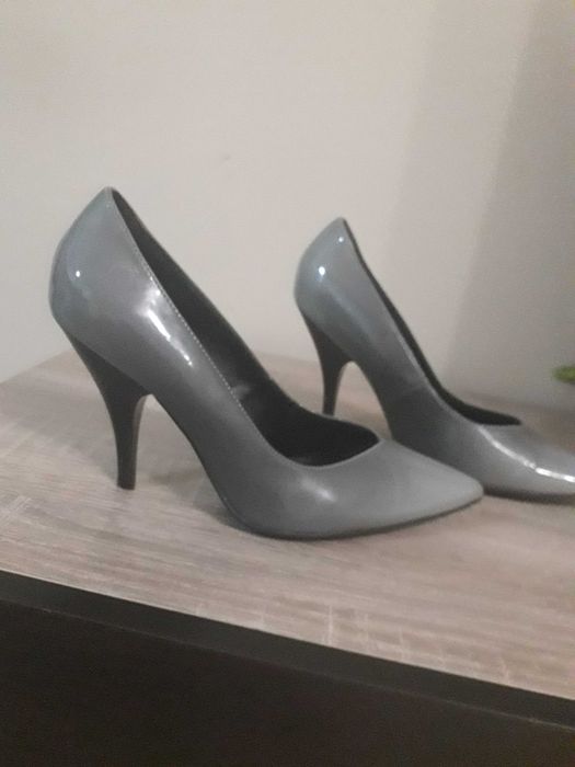 Дамски обувки на ток