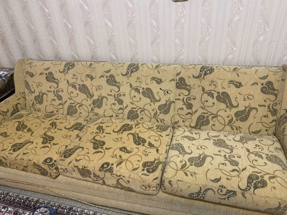 Диван и два кресла