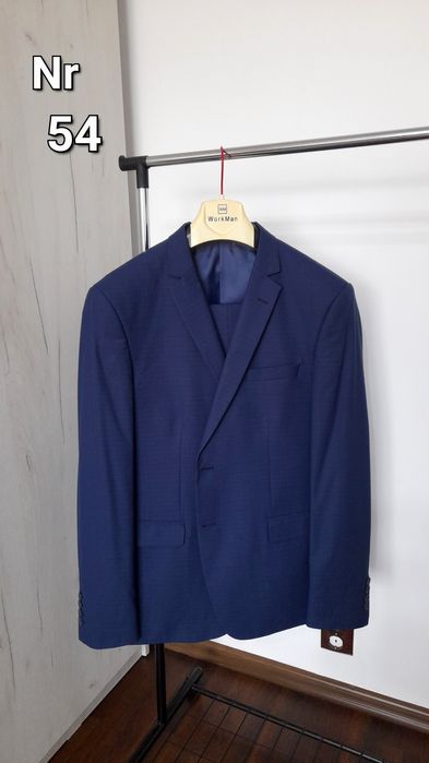 Vând costum bărbat nr 54. Detalii măsurători în privat!