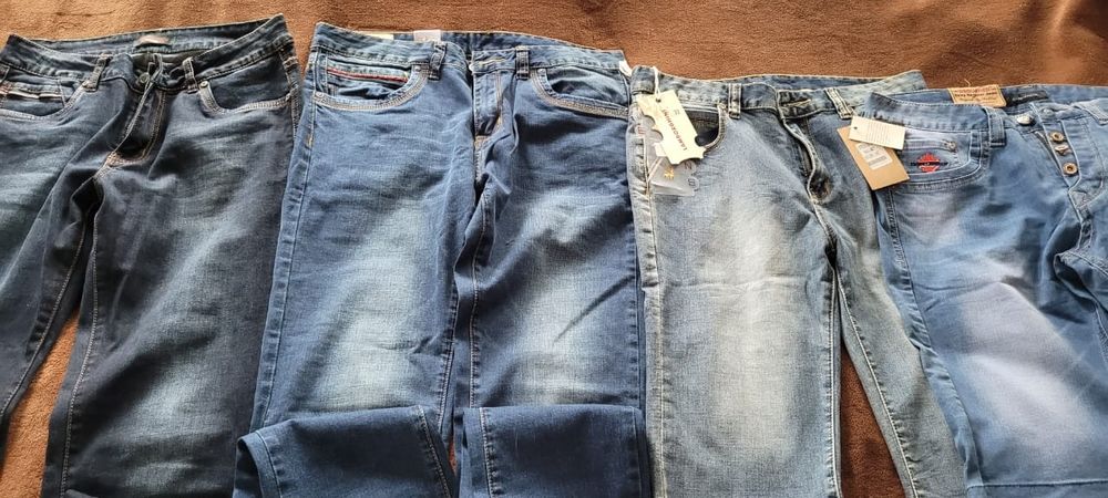 Продам мужские джинсы