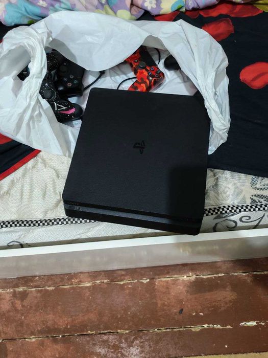 Продаётся Play Station 4