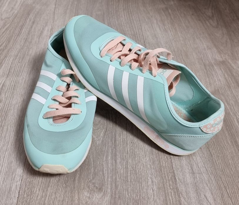 Pantofi sport Adidas Neo Groove TM W