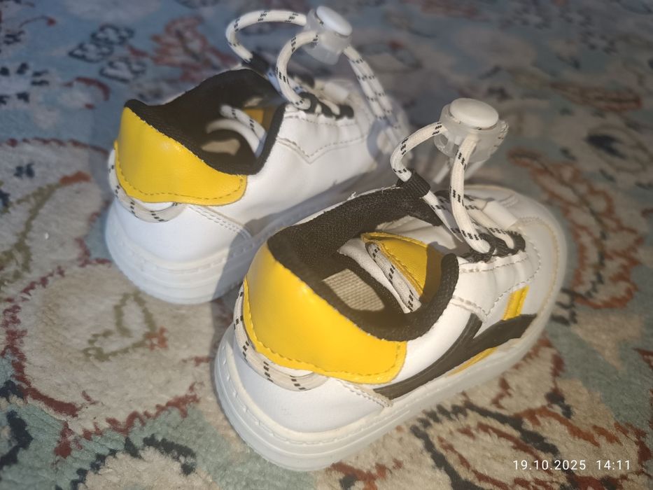 Кросовка б/у жағдайы жақсы