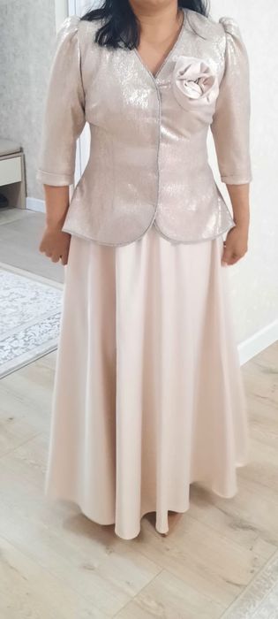 Платье.         .