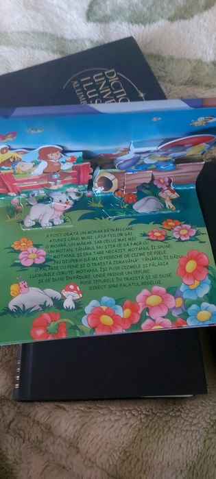 Carte pop-up Motanul Încălțat