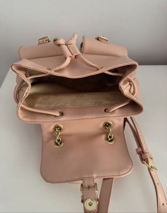 Geanta Guess de vanzare , culoare roz