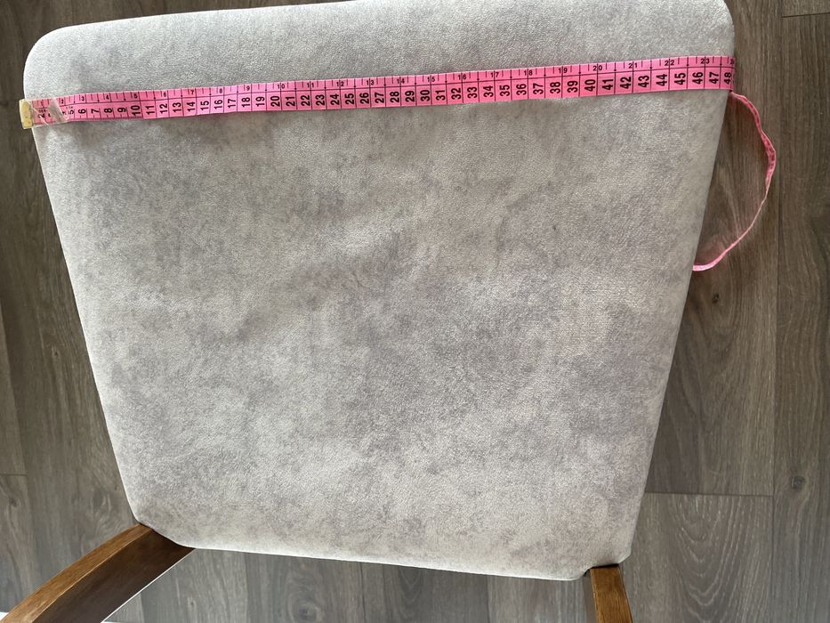 Столы и стулья продам