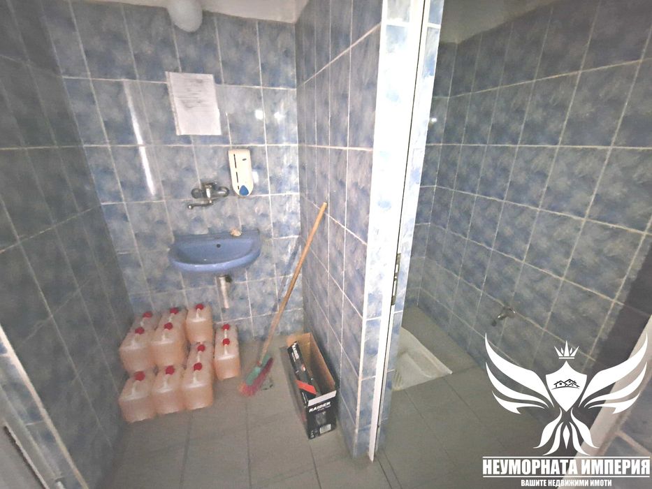 Под наем офис и два апартамента 300РЗП с двор в Асеновград