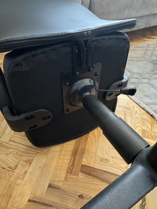 Офис стол в забележително състояние.