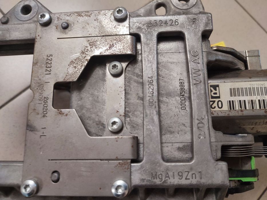 Кормилен прът за VW Golf 5