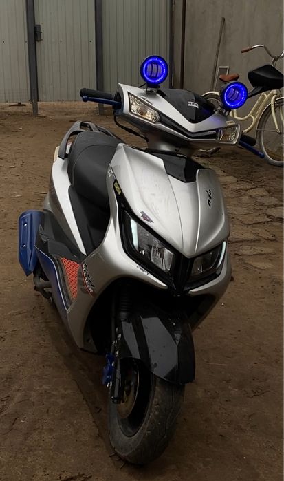 Срочно продам мопед М8