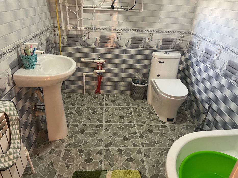 Qizlarga ijaraga hovlidan alohida uy