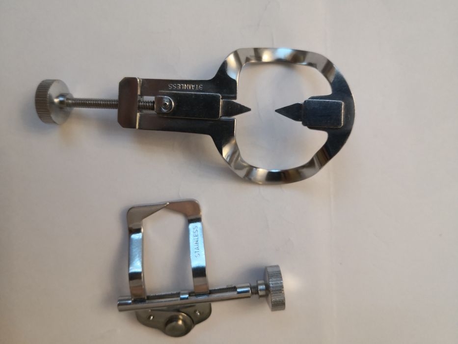 Помощтна метална маса