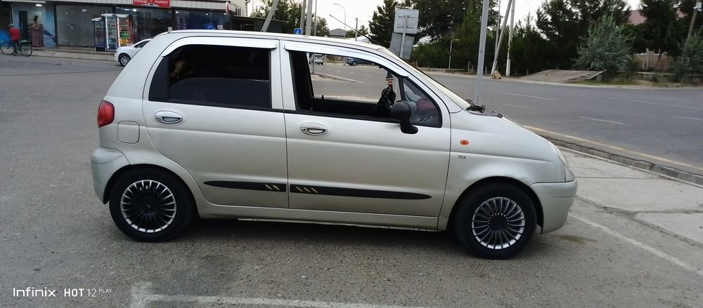 Матиз 2008 йил 2500 $ келишайтикон жойи бор