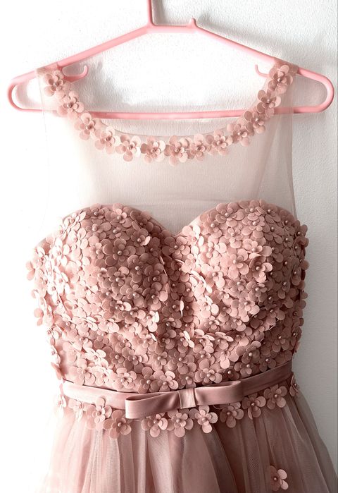 Официална рокля