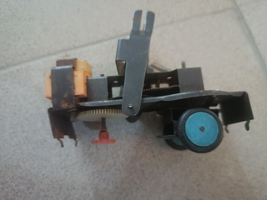 Немско вагонче, релса и моторче
