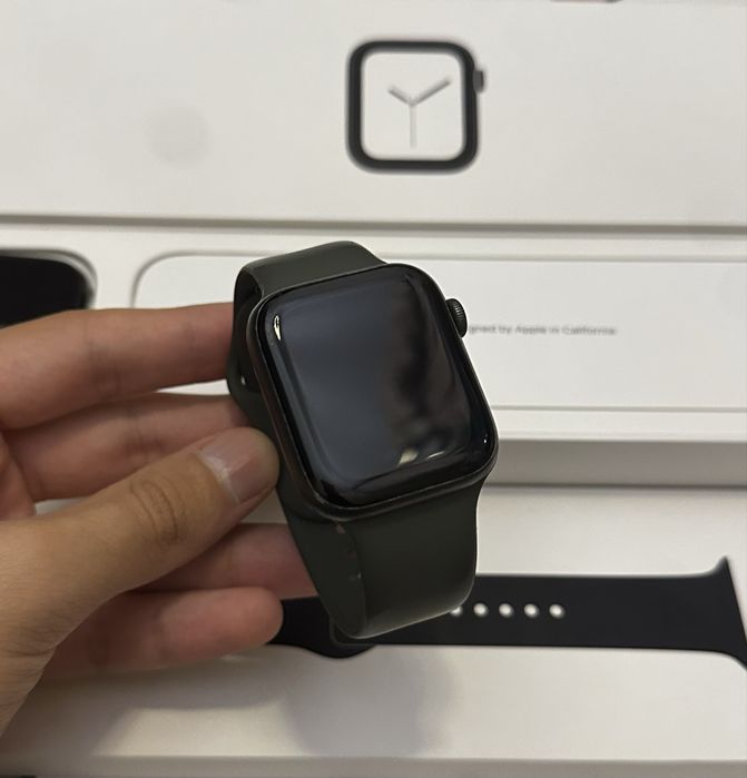 Apple watch 4/44 81% Black
