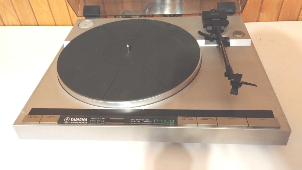 pt discuri vinil un pickup Yamaha P500 direct drive