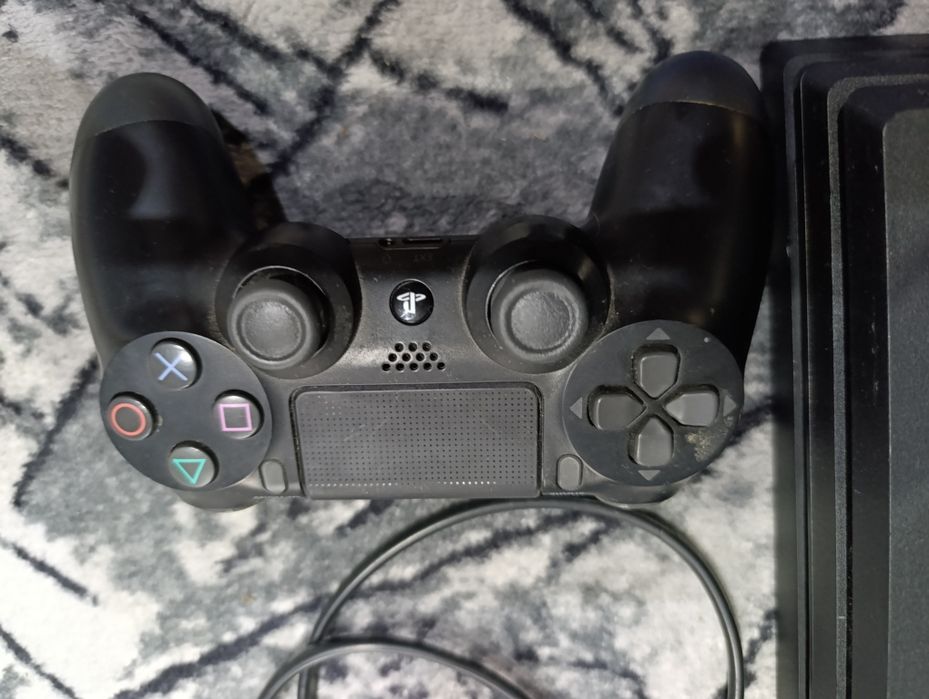 PlayStation 4 pro 1 TB
