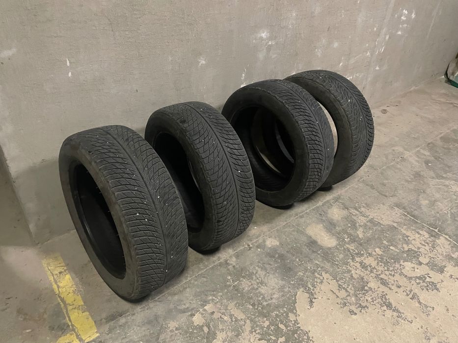 Продавам зимни гуми за кола Michelin 235/55 R19