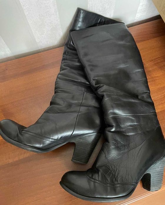 Срочно зимние сапоги 39 размера 5000 тенге