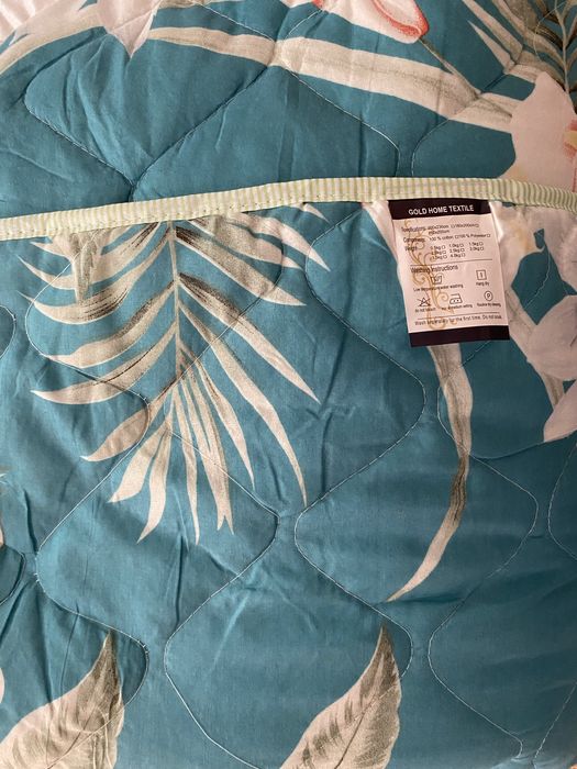 Турецкое  новое   одеяло на   2   спалку   продам   срочно