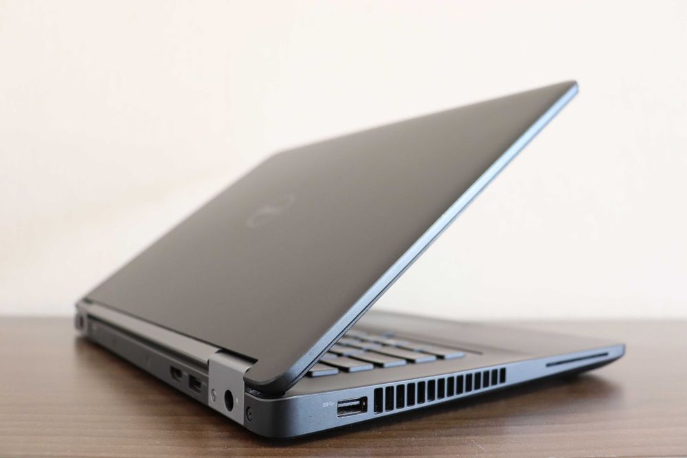 Dell Latitude E5470 / i7-6820HQ / 8GB / 256GB NVMe / Отличен