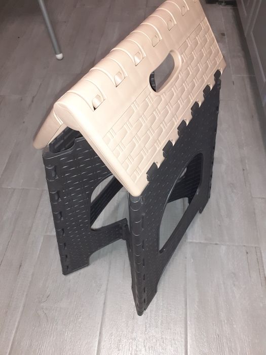 Scaun taburet pliabil, 44 cm inaltime, plastic