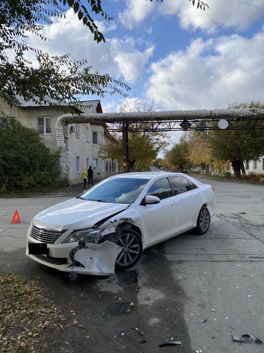 Срочно выгодно Продам аварийную Тойота камри 55