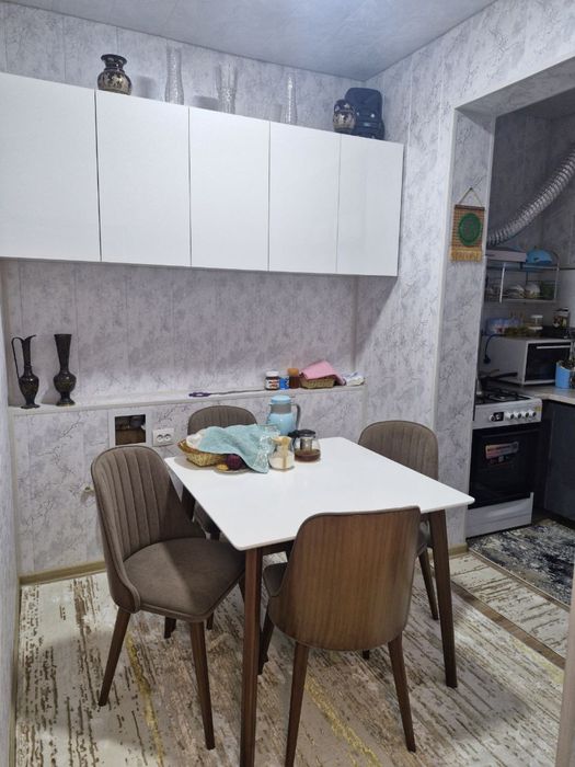 Продается 4- комнат квартира