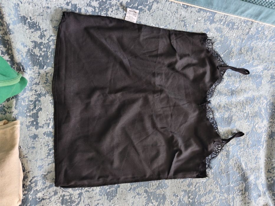 Отдам даром женскую одежду