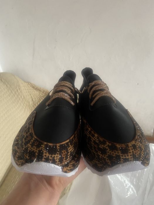 Продам Новые 37размер
