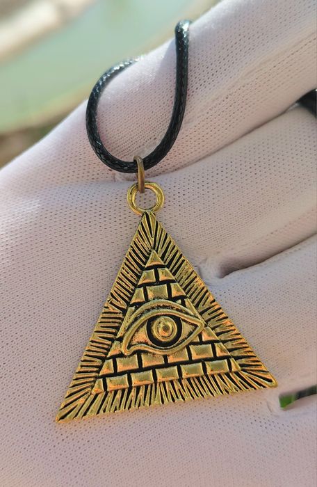 Кулон Всевидящее Око.