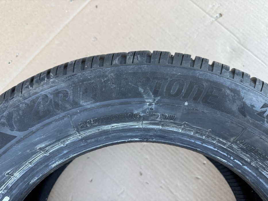 Зимна гума Bridgestone 215/60/16 dot3435