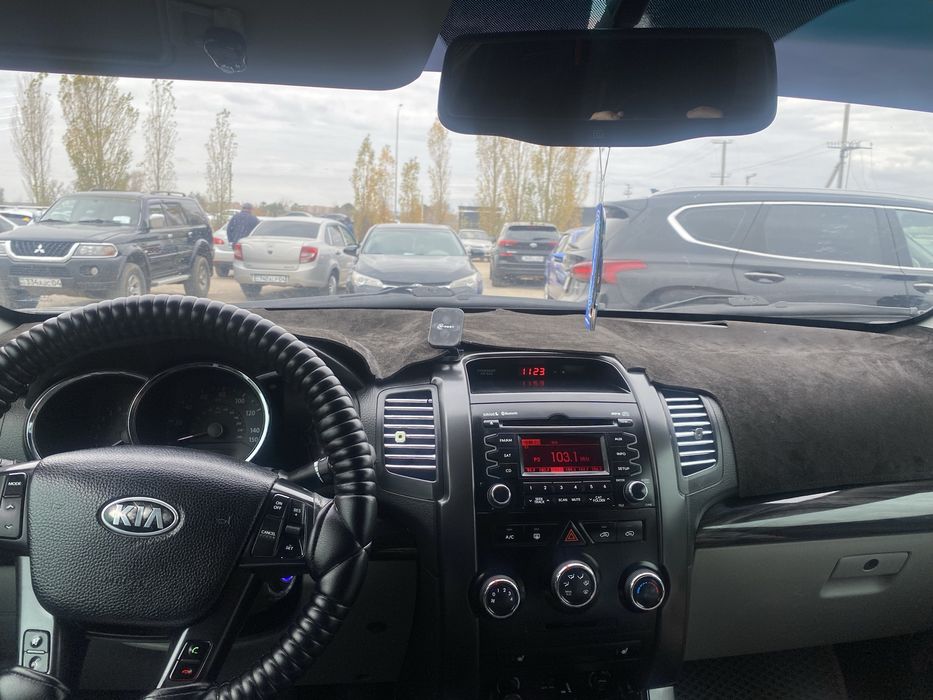 Продам срочно автомашину Киа соренто