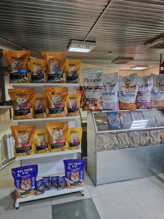 Корма для кошек и собак