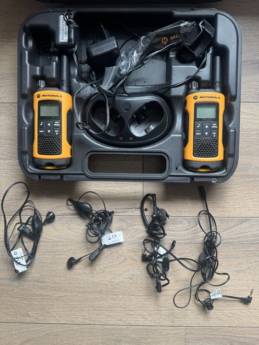 Motorola tlkr walkie talkie