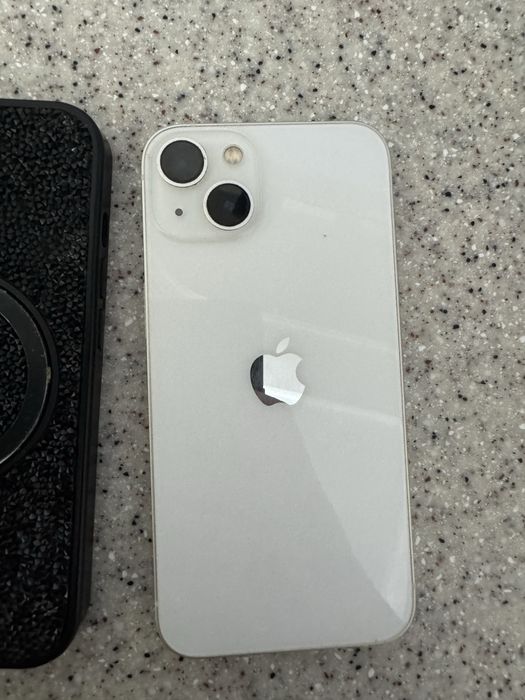 Продам Iphone 13