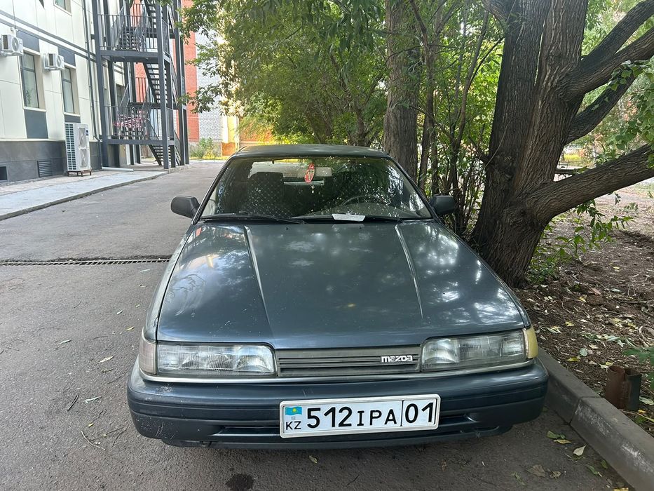 Машина Mazda 626