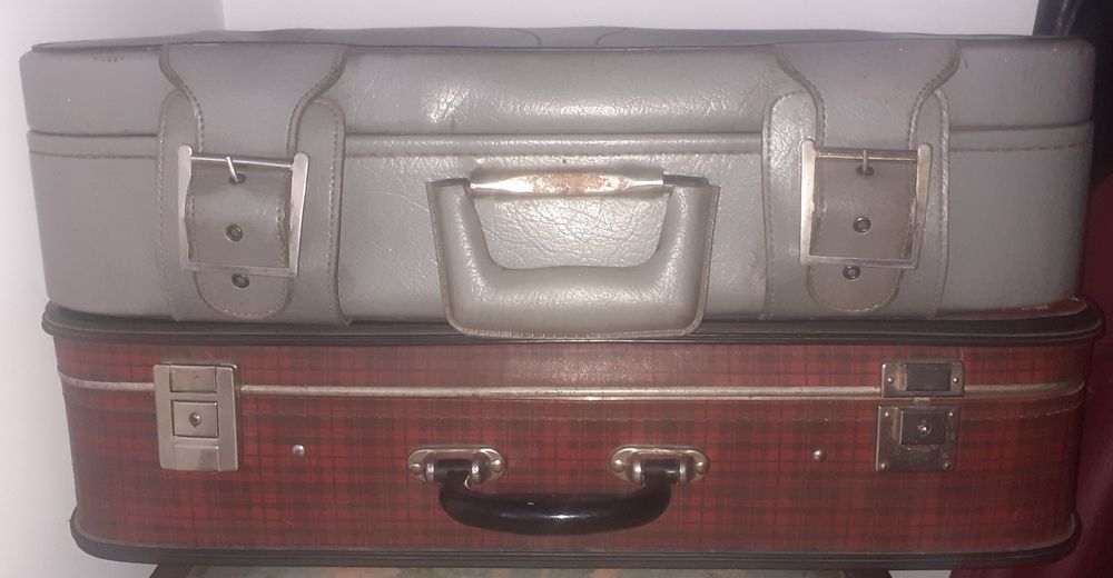 Чемоданы стариные