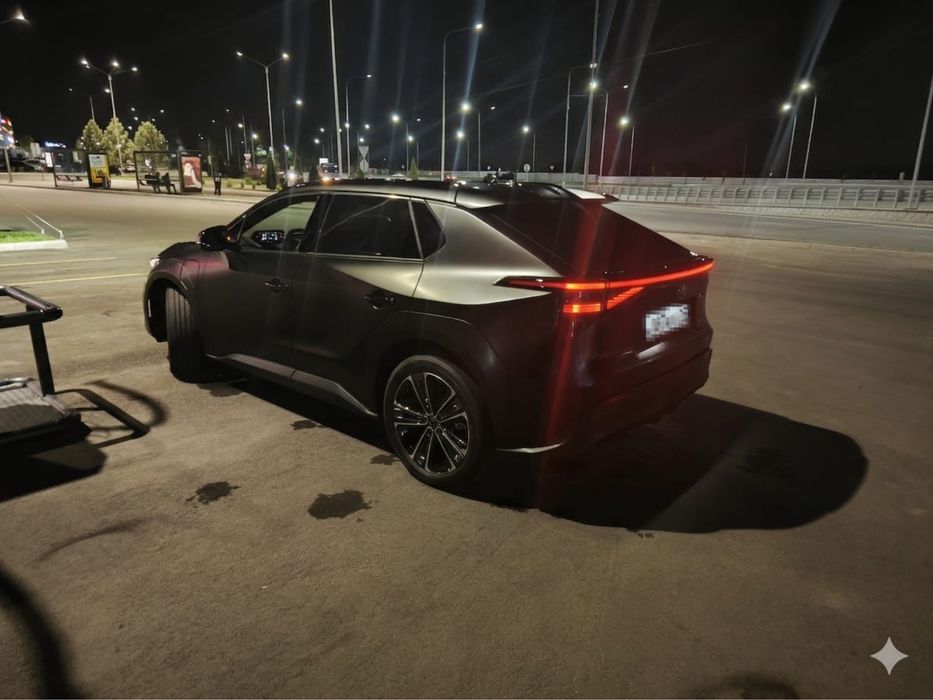 Toyota BZ4X ULTRA Кроссовер