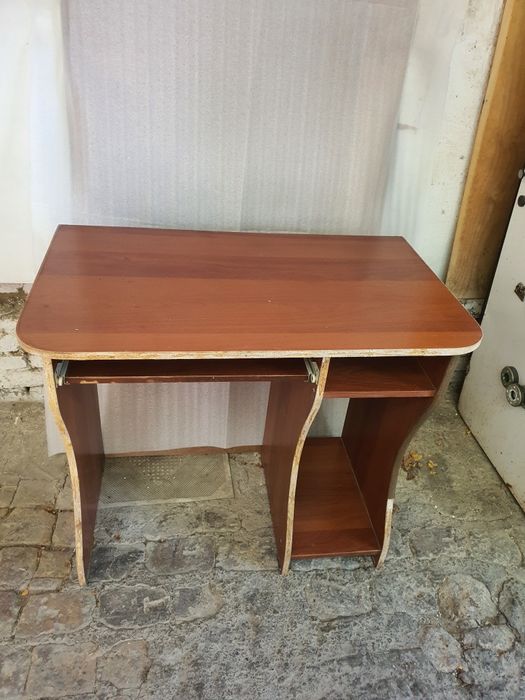 Продаётся Стол Выдвижной