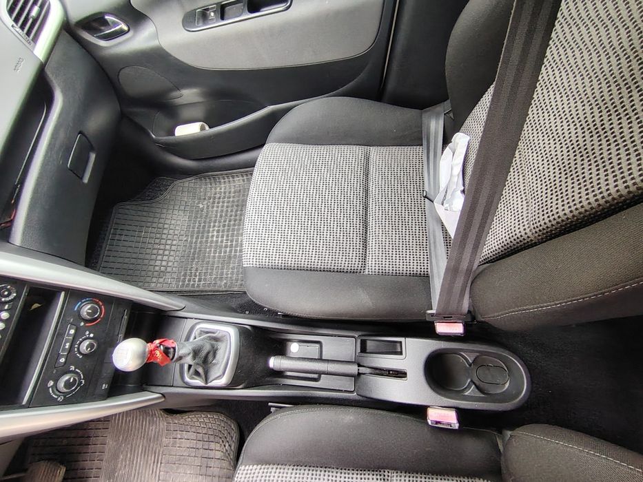 Vând urgent Peugeut 207