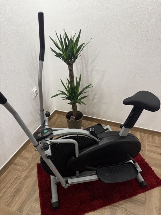 Bicicleta eliptica/ cross trainer cu sezut